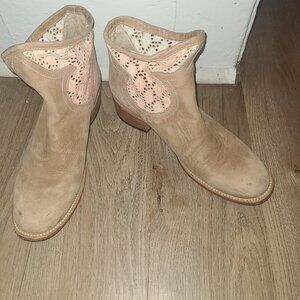 Freebird By Steven FB-CBCRO Tan Leather Crochet Lace Ankle Booties Boots Size 10